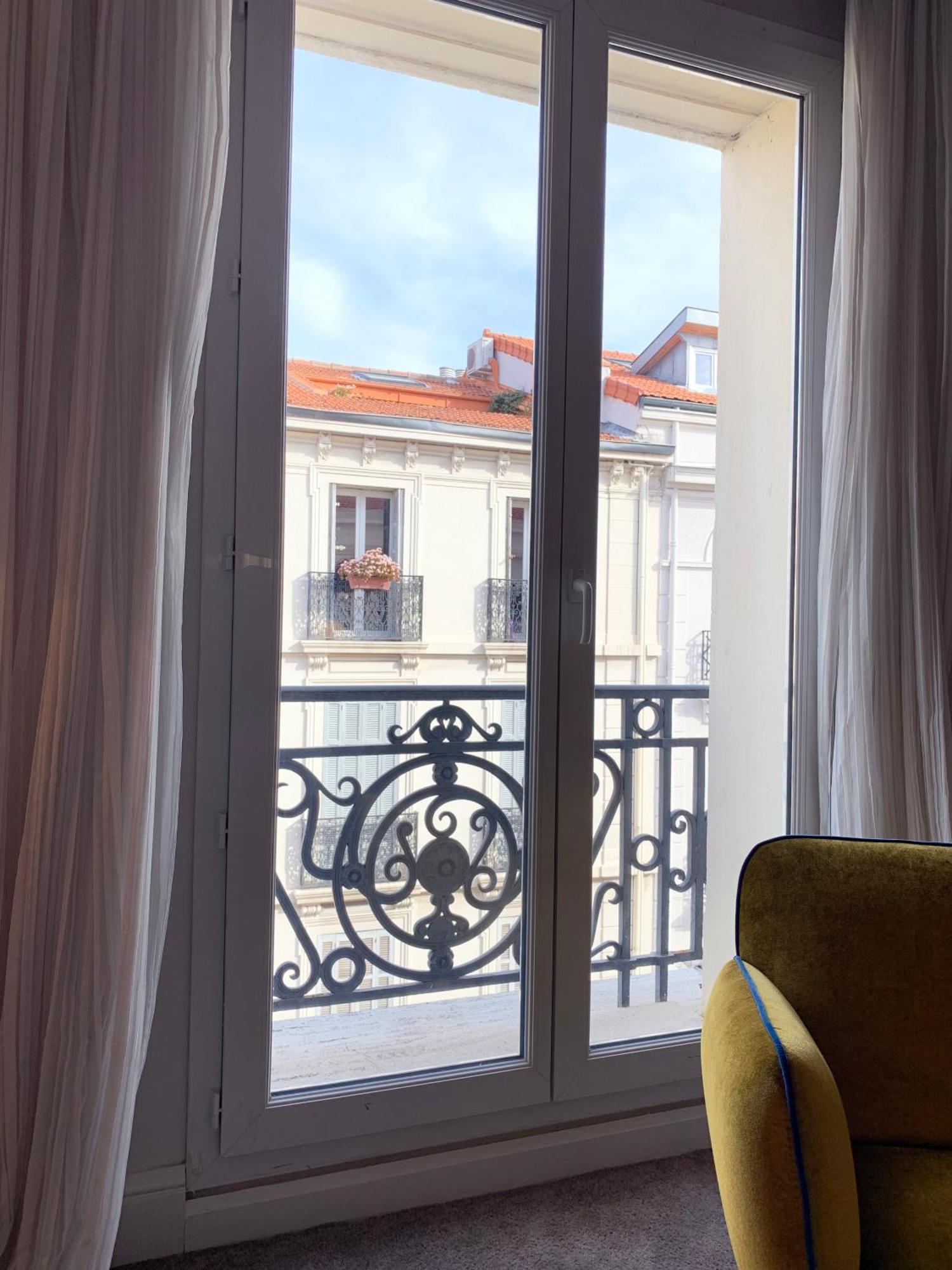 Junior Suite Street,1593640362:JPEG